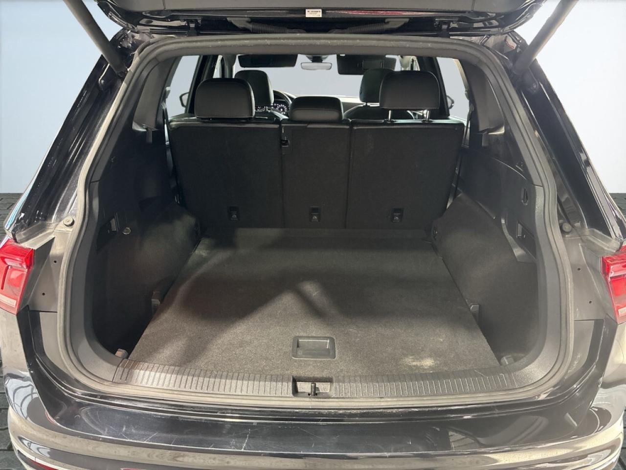 2021 Volkswagen Tiguan Highline R Line 4MOTION/Sunroof/NAVI/Leather/Drive Photo