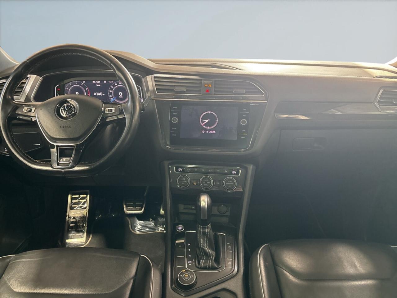 2021 Volkswagen Tiguan Highline R Line 4MOTION/Sunroof/NAVI/Leather/Drive Photo