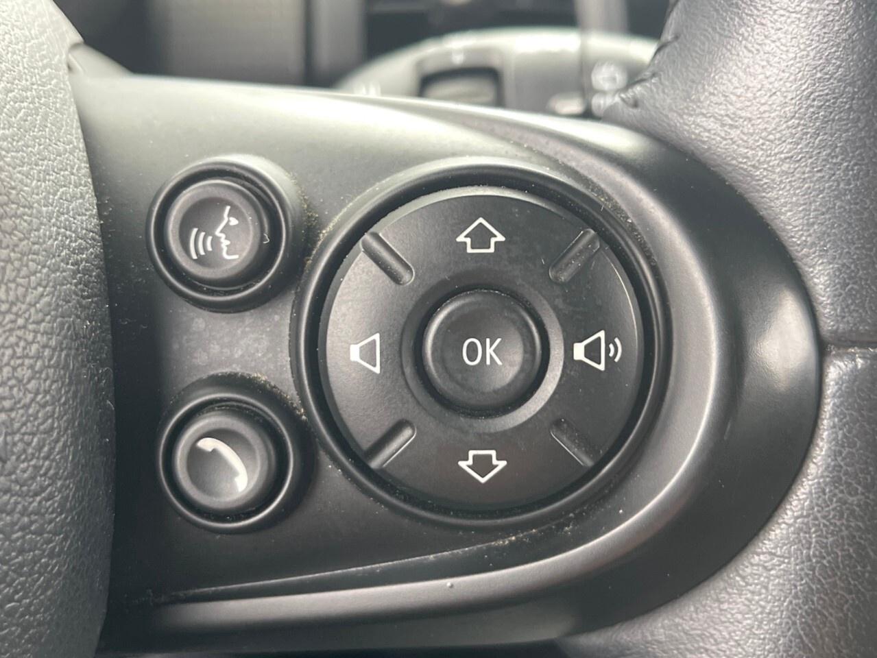 2016 MINI Cooper Hardtop 3dr HB 6spd/moonroof/heated seats /air conditionin Photo