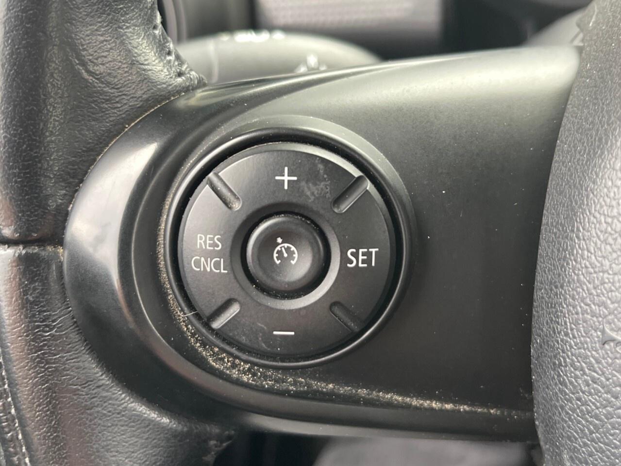 2016 MINI Cooper Hardtop 3dr HB 6spd/moonroof/heated seats /air conditionin Photo