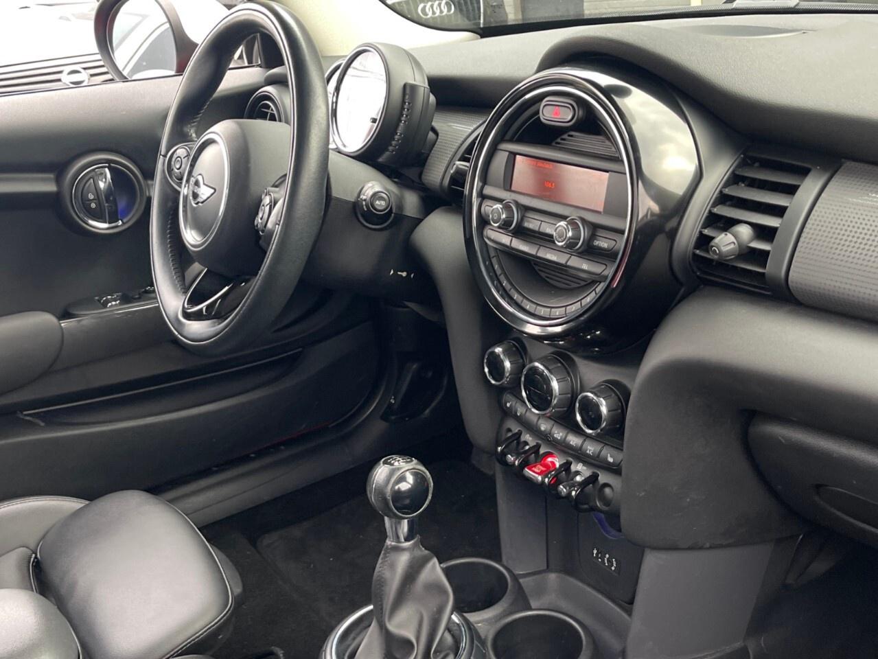 2016 MINI Cooper Hardtop 3dr HB 6spd/moonroof/heated seats /air conditionin Photo