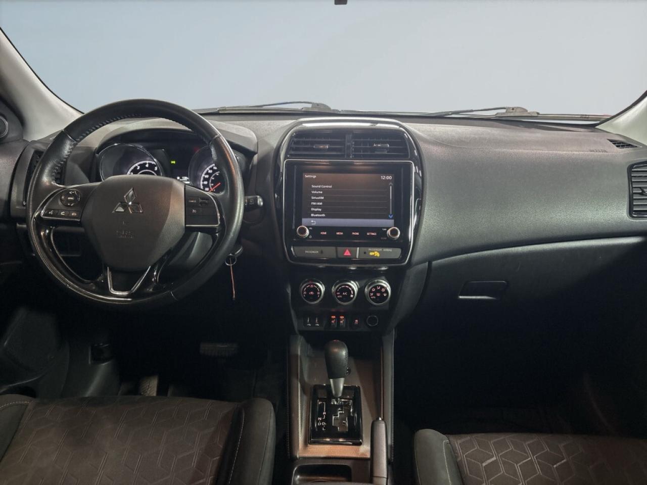 2022 Mitsubishi RVR SE AWD/Back Up Cam/Heated Seats/Clean Carfax/ Photo