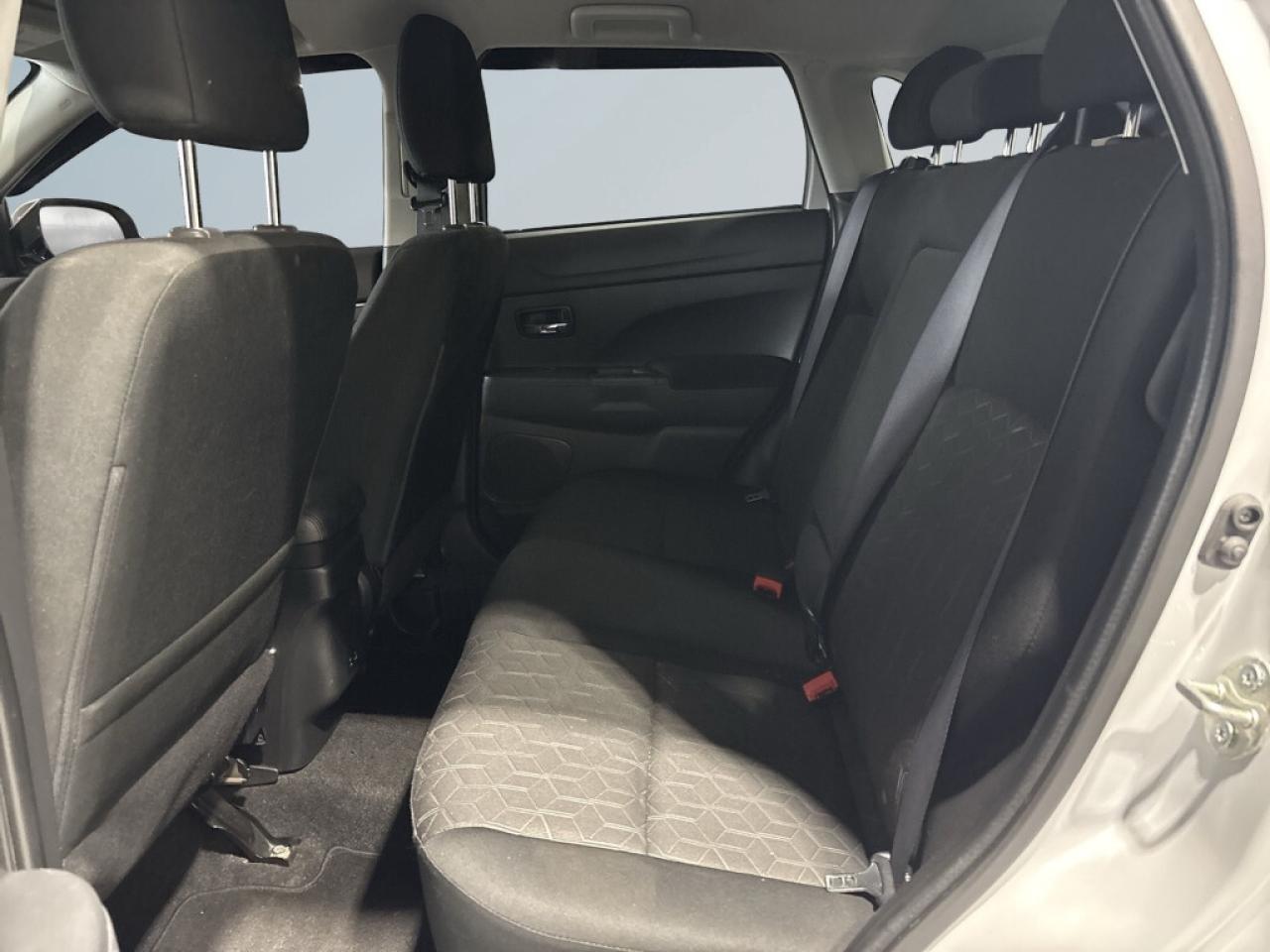 2022 Mitsubishi RVR SE AWD/Back Up Cam/Heated Seats/Clean Carfax/ Photo