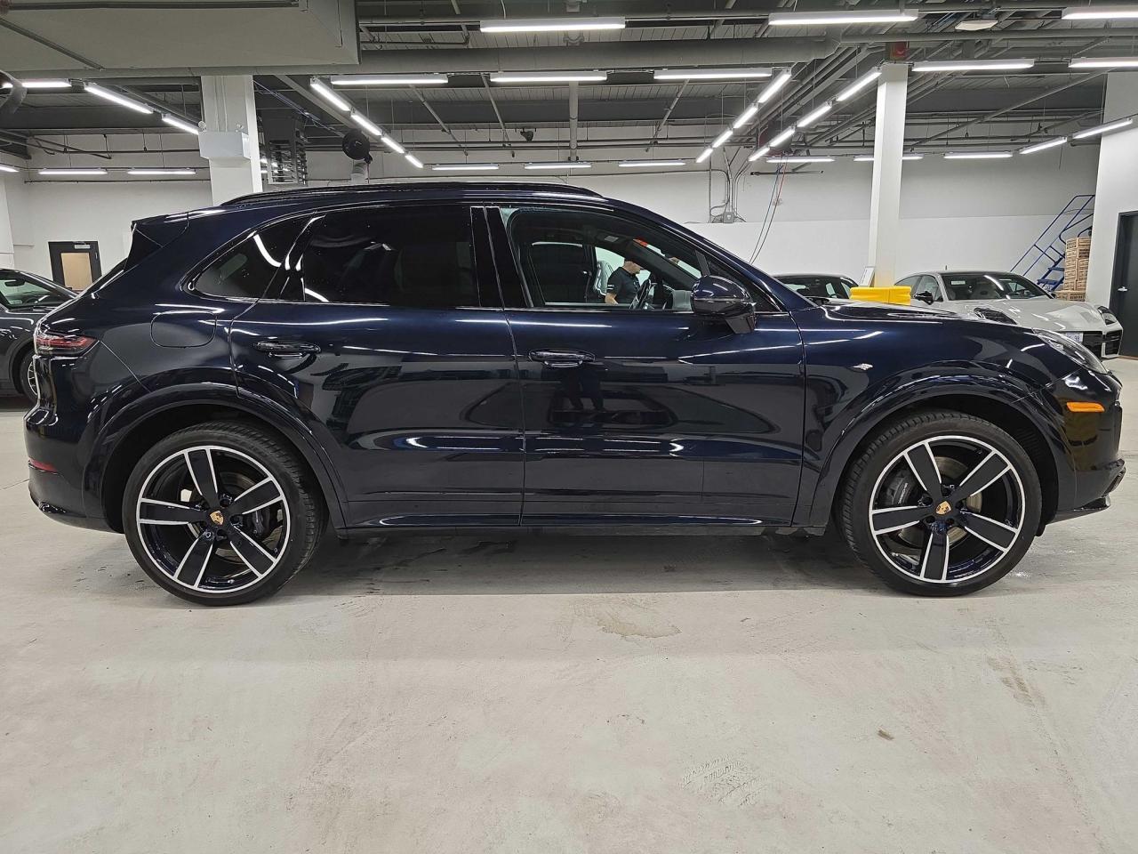 2022 Porsche Cayenne BASE Clean Carfax   Canadian Vehicle   Dealer Cert Photo