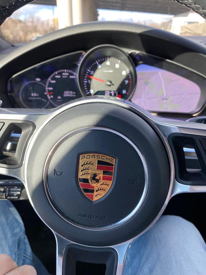 2022 Porsche Cayenne BASE Clean Carfax   Canadian Vehicle   Dealer Cert Photo