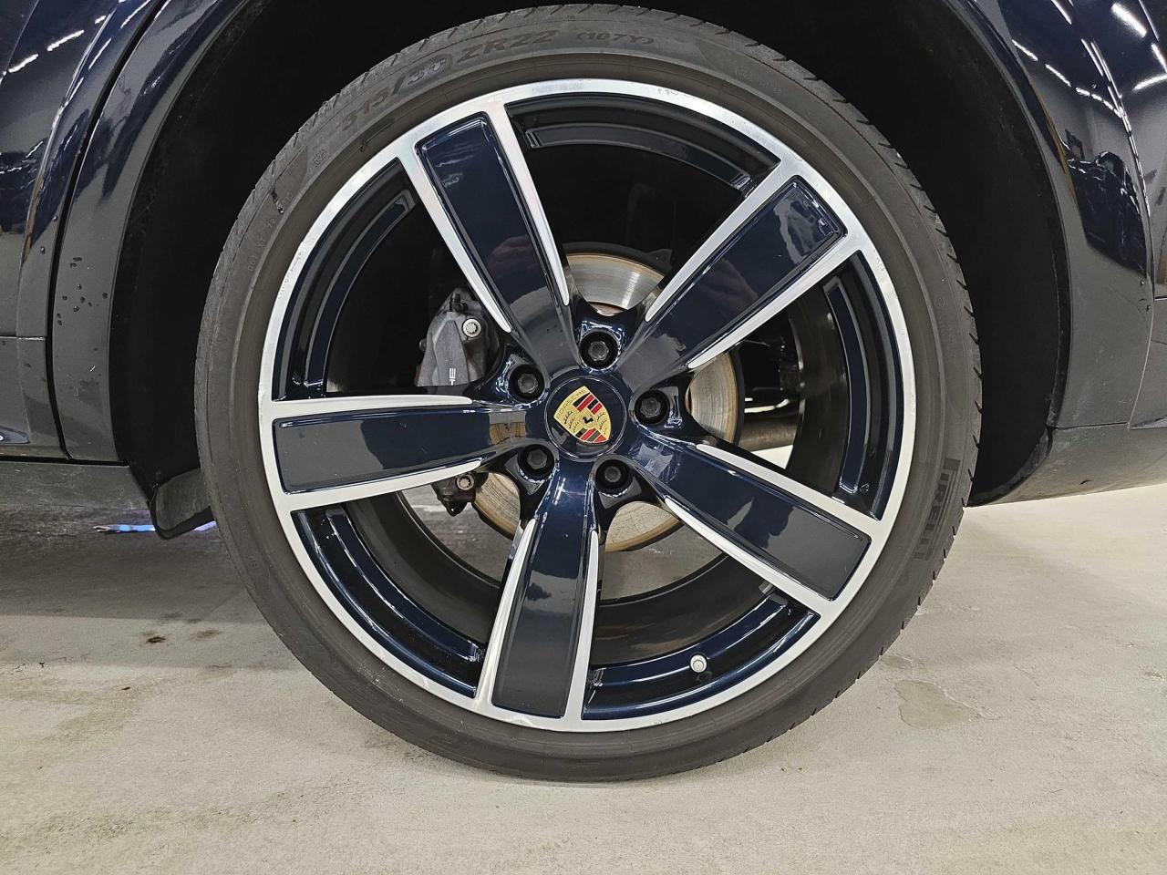 2022 Porsche Cayenne BASE Clean Carfax   Canadian Vehicle   Dealer Cert Photo