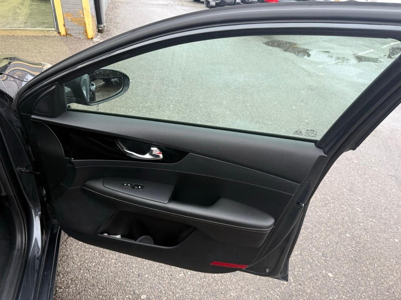 2019 Kia Forte EX IVT 2019 Kia forte EX Photo