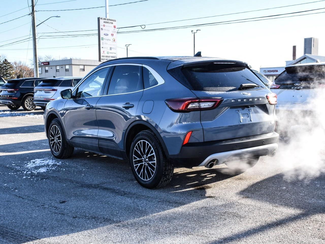 2025 Ford Escape PHEV Photo3