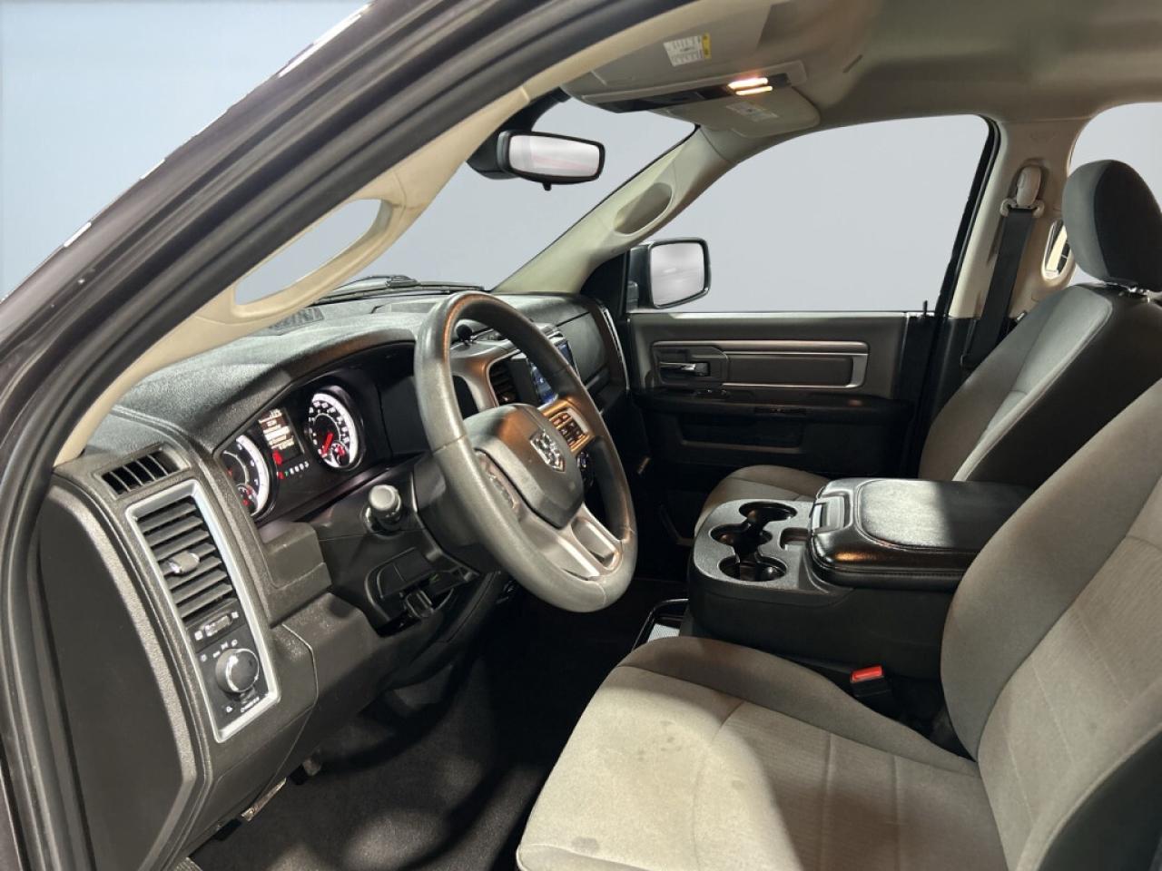 2023 RAM 1500 SLT/ HEMI V8 Express PKG/Big Screen NAVI/Android C Photo