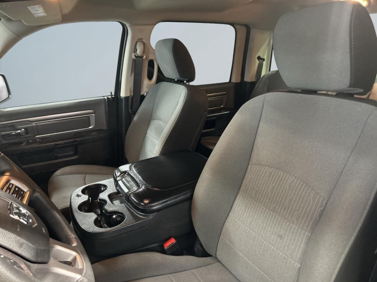 2023 RAM 1500 SLT/ HEMI V8 Express PKG/Big Screen NAVI/Android C Photo