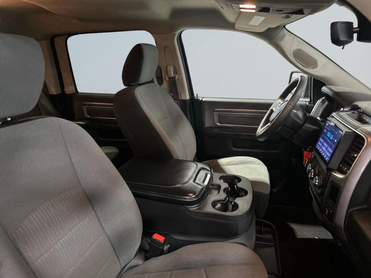 2023 RAM 1500 SLT/ HEMI V8 Express PKG/Big Screen NAVI/Android C Photo