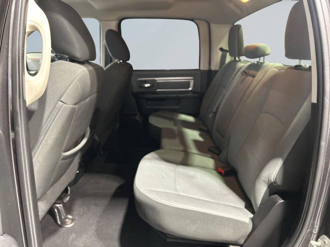 2023 RAM 1500 SLT/ HEMI V8 Express PKG/Big Screen NAVI/Android C Photo