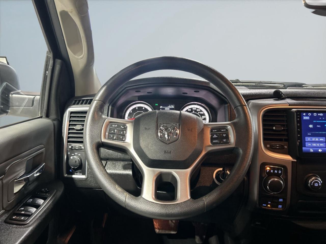 2023 RAM 1500 SLT/ HEMI V8 Express PKG/Big Screen NAVI/Android C Photo