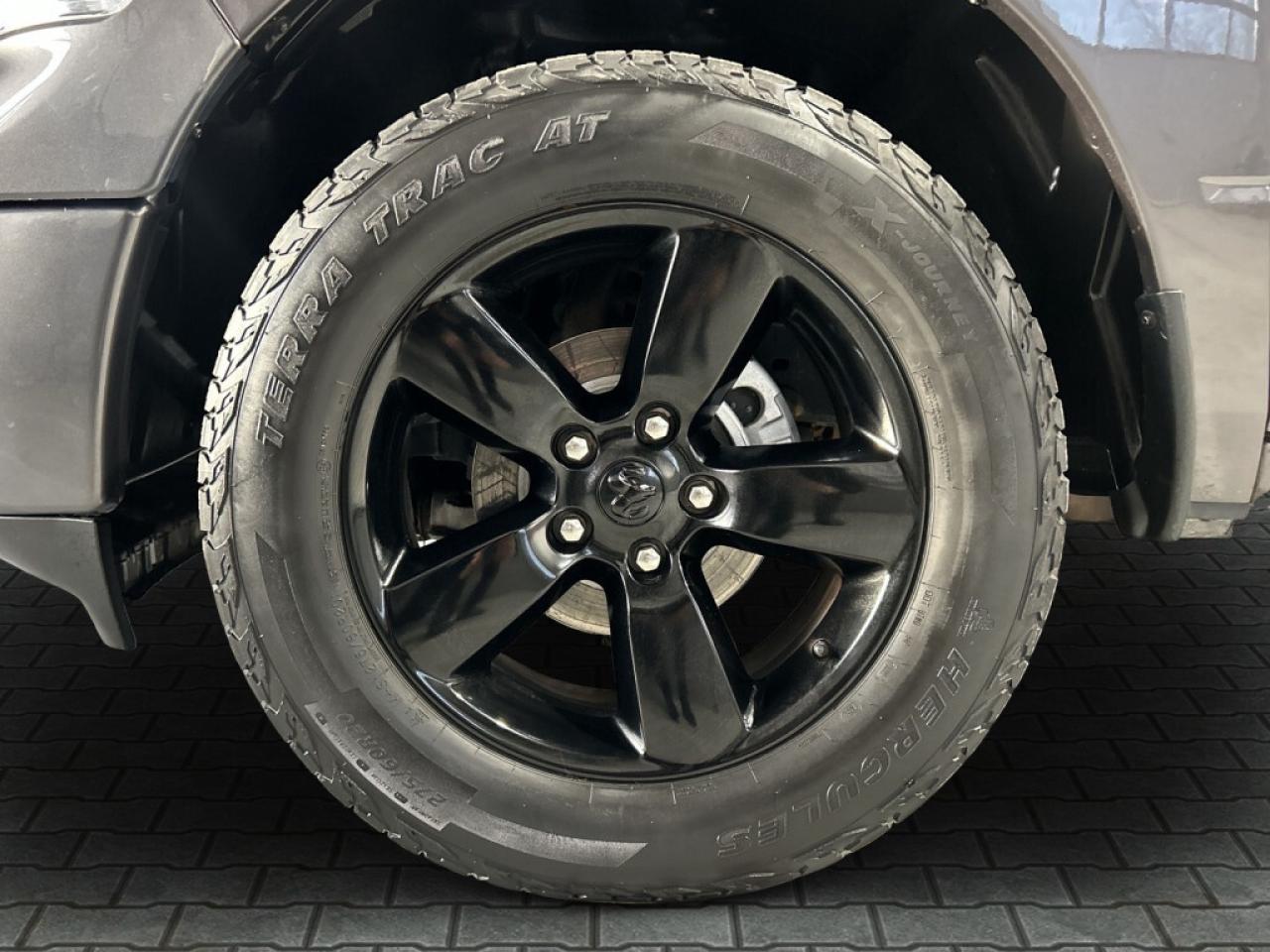 2023 RAM 1500 SLT/ HEMI V8 Express PKG/Big Screen NAVI/Android C Photo