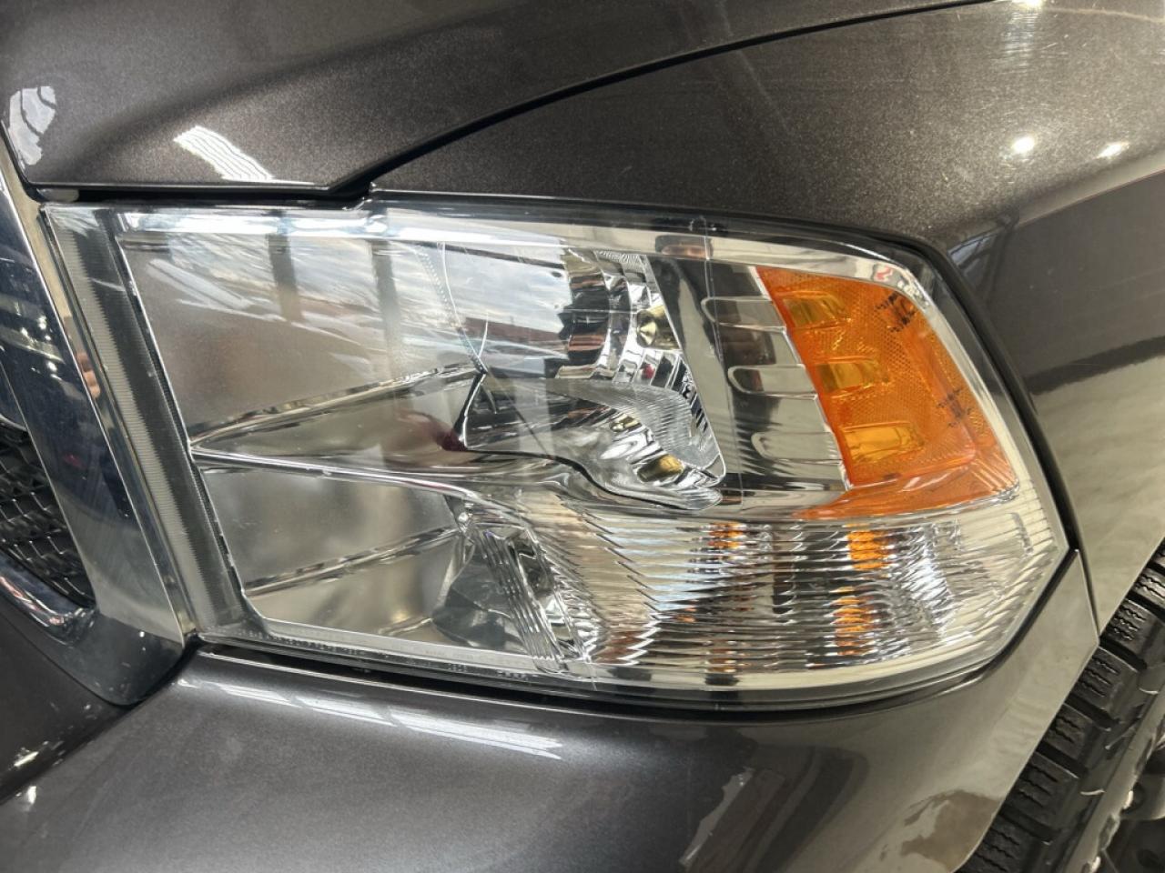 2023 RAM 1500 SLT/ HEMI V8 Express PKG/Big Screen NAVI/Android C Photo