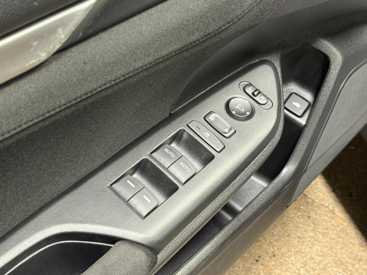 2018 Honda Civic EX    SUNROOF   LOW KM   HEATED FRONT SEATS Photo