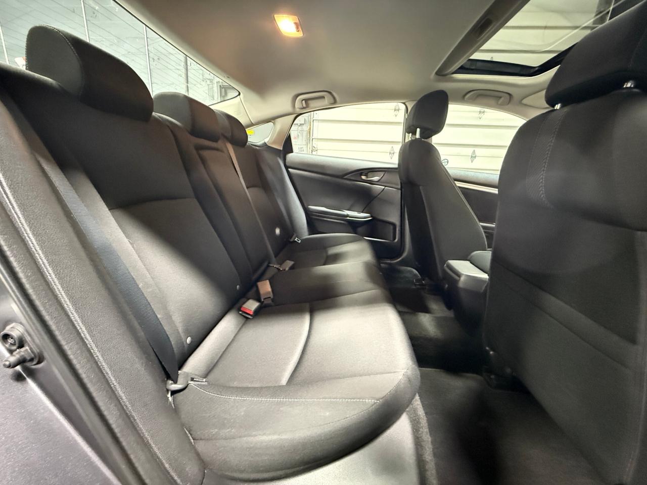 2018 Honda Civic EX    SUNROOF   LOW KM   HEATED FRONT SEATS Photo