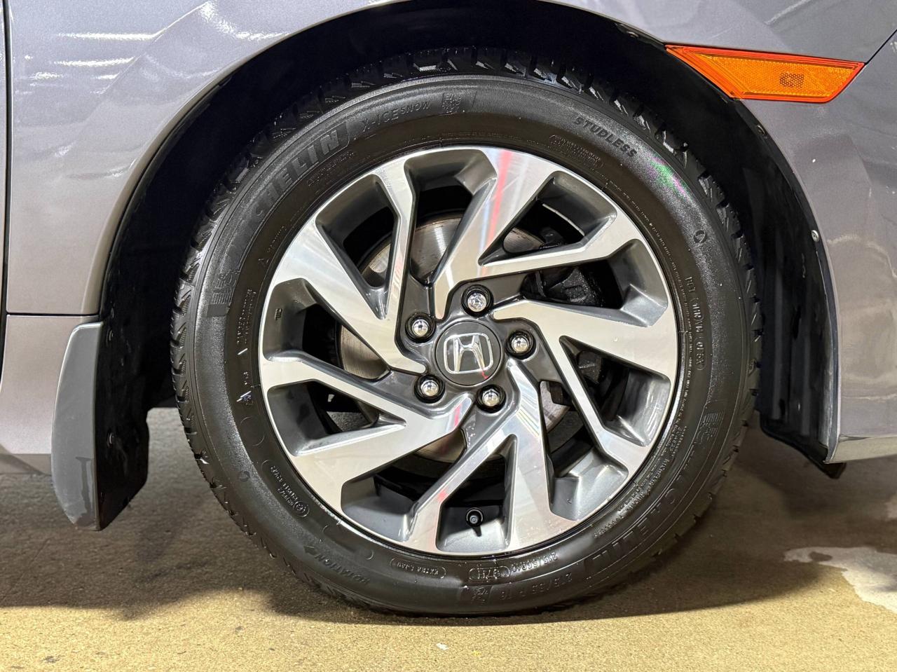 2018 Honda Civic EX    SUNROOF   LOW KM   HEATED FRONT SEATS Photo