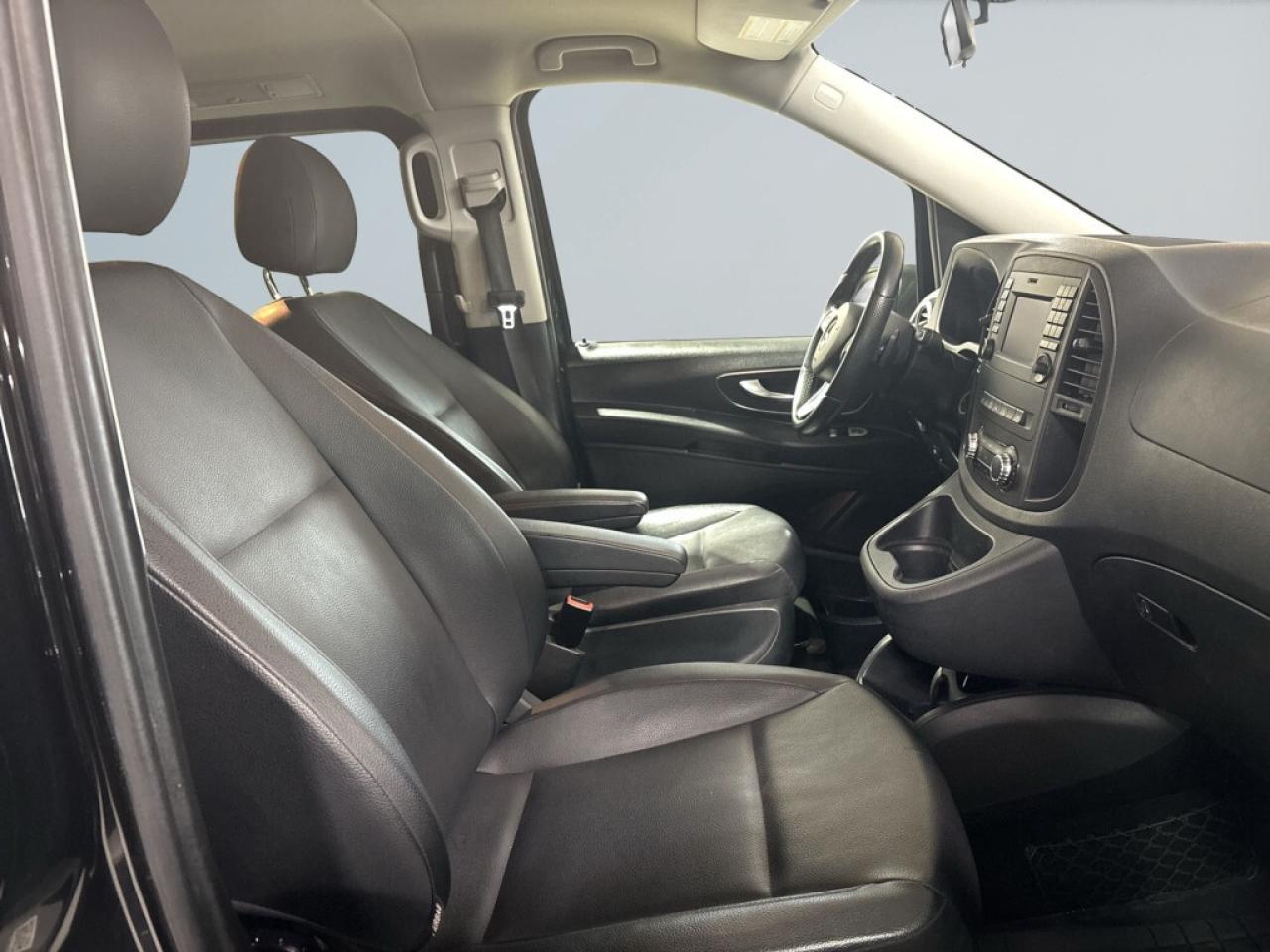 2020 Mercedes-Benz Metris Passenger Van Clean Carfax/ 8 Seater/Leather/Back up Cam/Lane As Photo