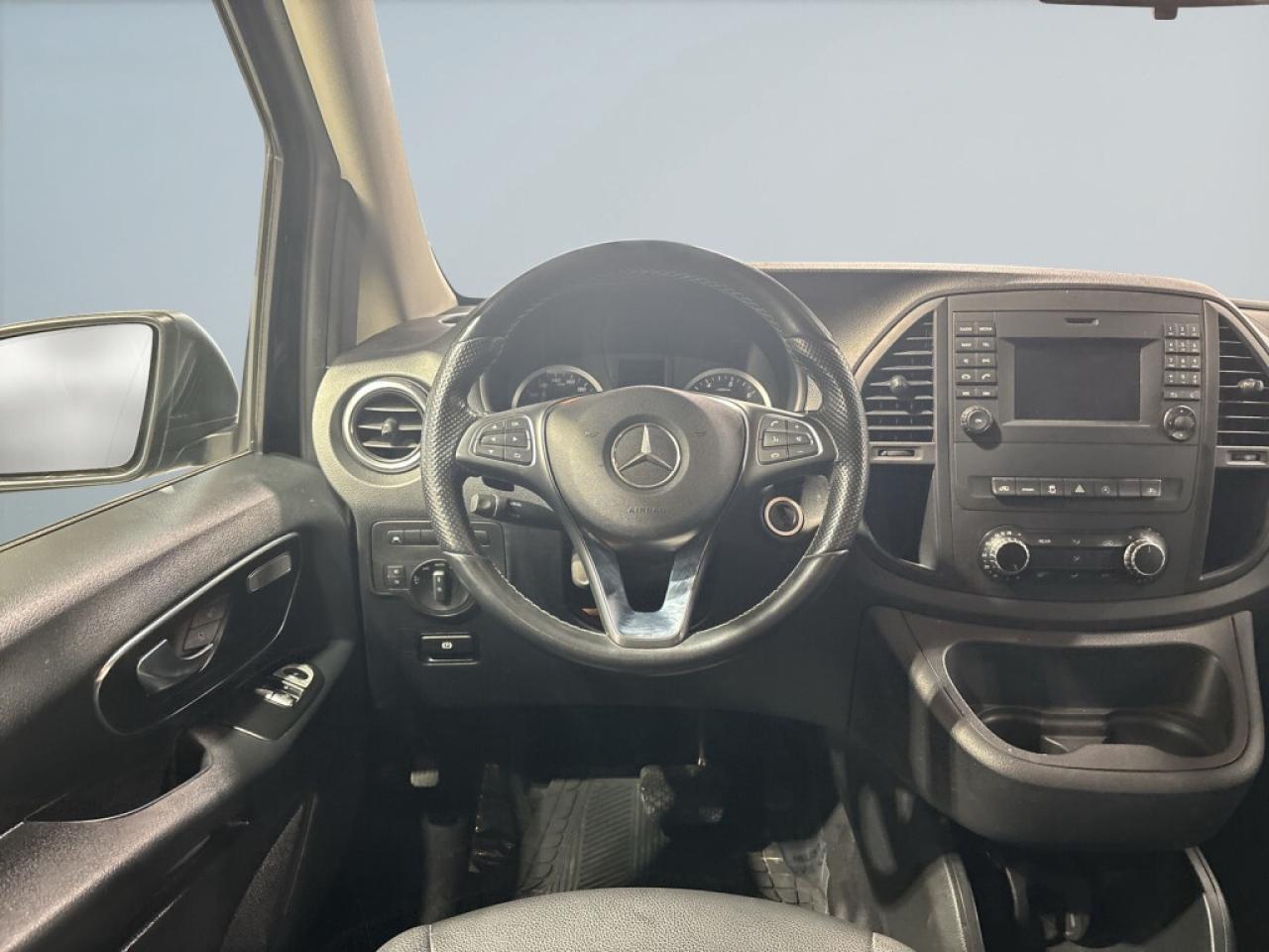 2020 Mercedes-Benz Metris Passenger Van Clean Carfax/ 8 Seater/Leather/Back up Cam/Lane As Photo