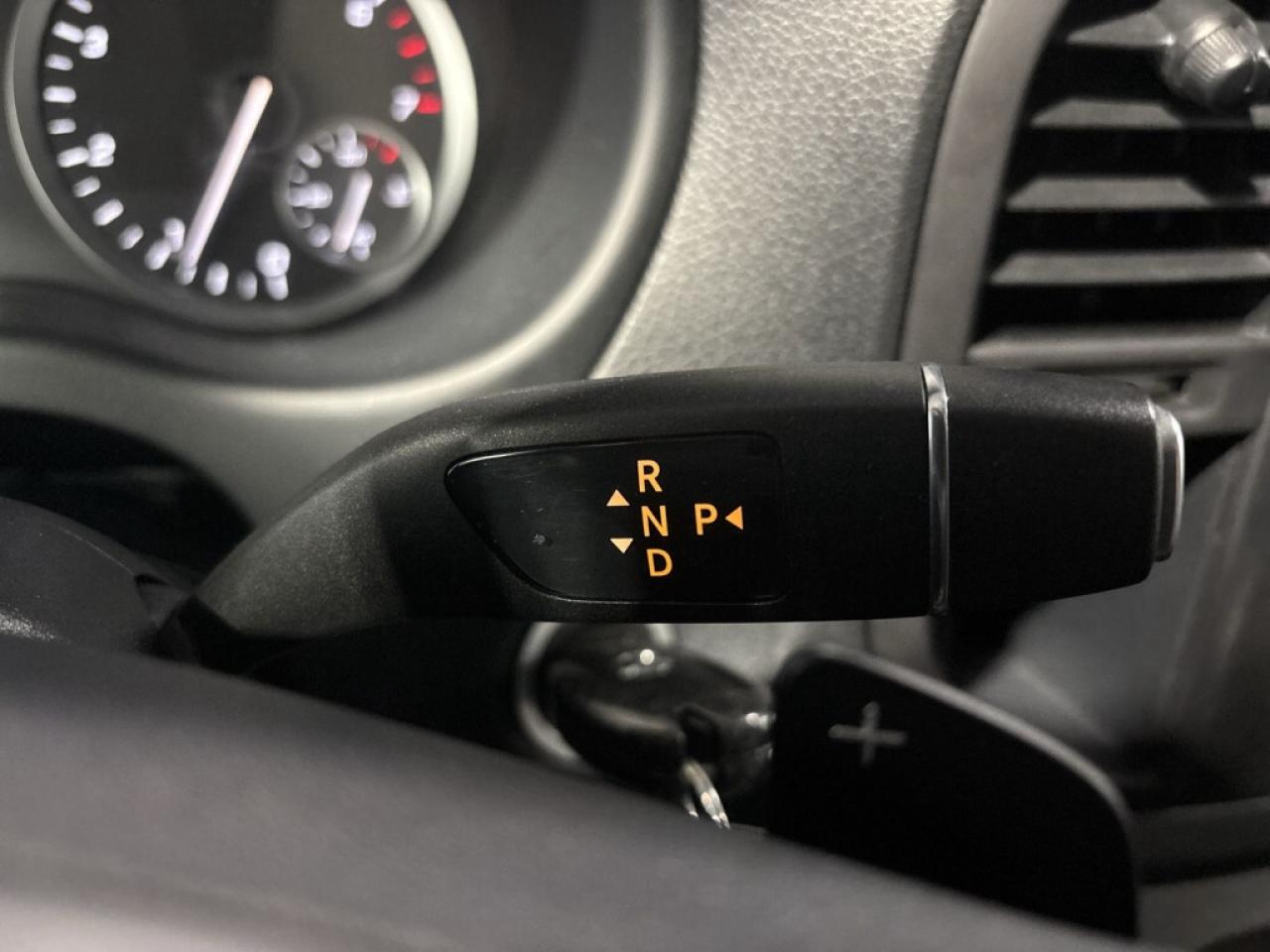 2020 Mercedes-Benz Metris Passenger Van Clean Carfax/ 8 Seater/Leather/Back up Cam/Lane As Photo