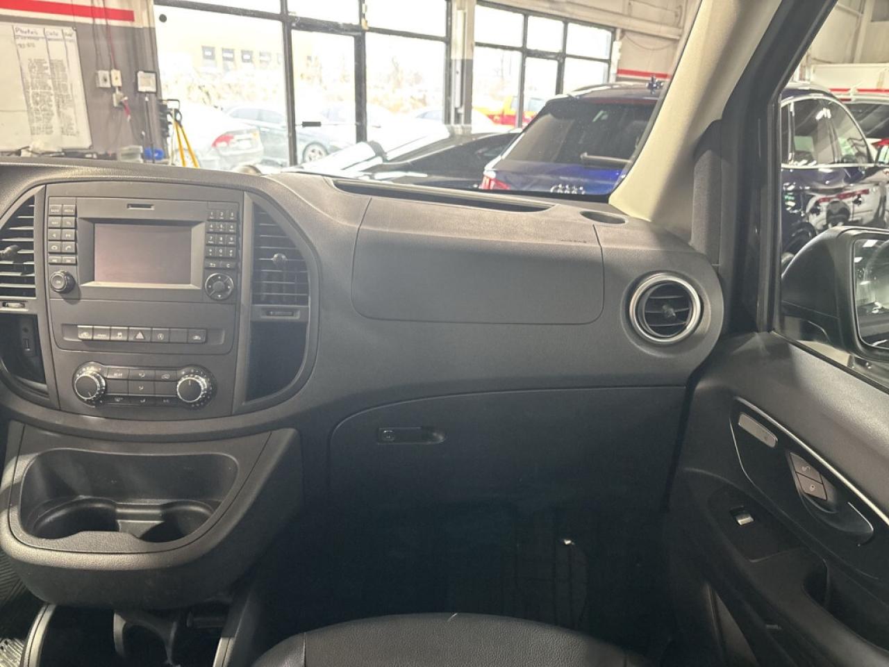 2020 Mercedes-Benz Metris Passenger Van Clean Carfax/ 8 Seater/Leather/Back up Cam/Lane As Photo