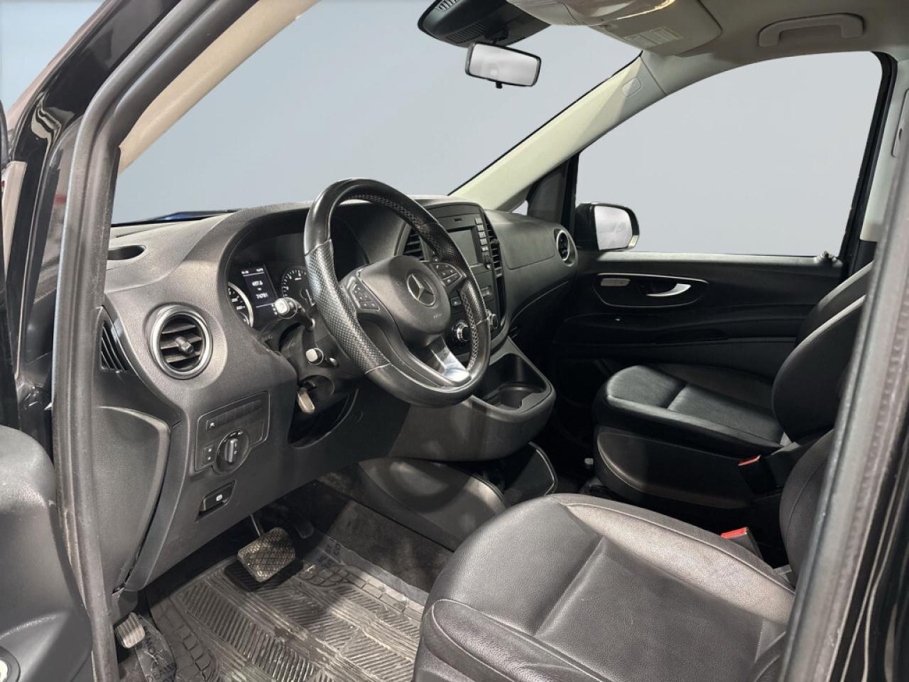 2020 Mercedes-Benz Metris Passenger Van Clean Carfax/ 8 Seater/Leather/Back up Cam/Lane As Photo