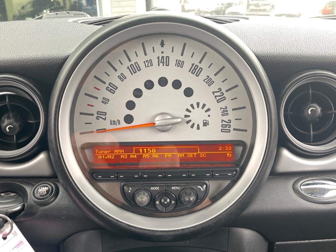 2011 MINI Cooper Clubman 2dr Cpe Classic Moonroof/Auto/heated seats/3rd doo Photo