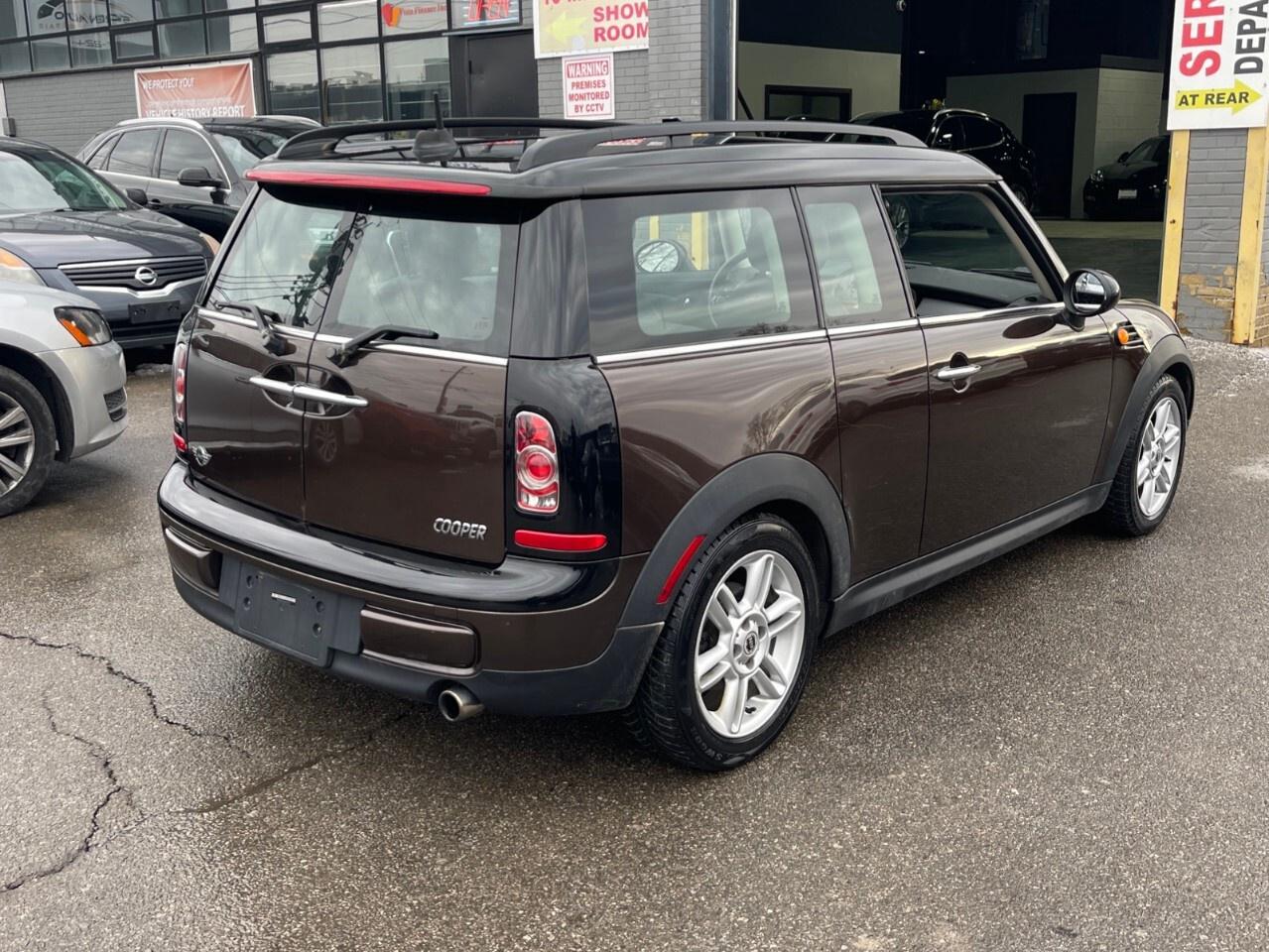 2011 MINI Cooper Clubman 2dr Cpe Classic Moonroof/Auto/heated seats/3rd doo Photo4