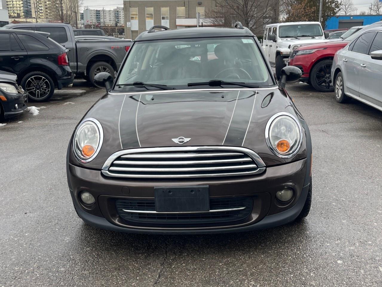 2011 MINI Cooper Clubman 2dr Cpe Classic Moonroof/Auto/heated seats/3rd doo Photo