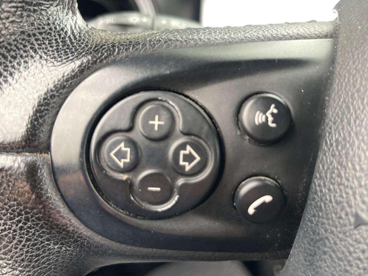 2011 MINI Cooper Clubman 2dr Cpe Classic Moonroof/Auto/heated seats/3rd doo Photo