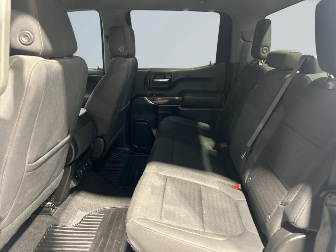 2022 GMC 1500 SLT 4x4  Clean Carfax/Android Car Play/B Cam/Crew Photo