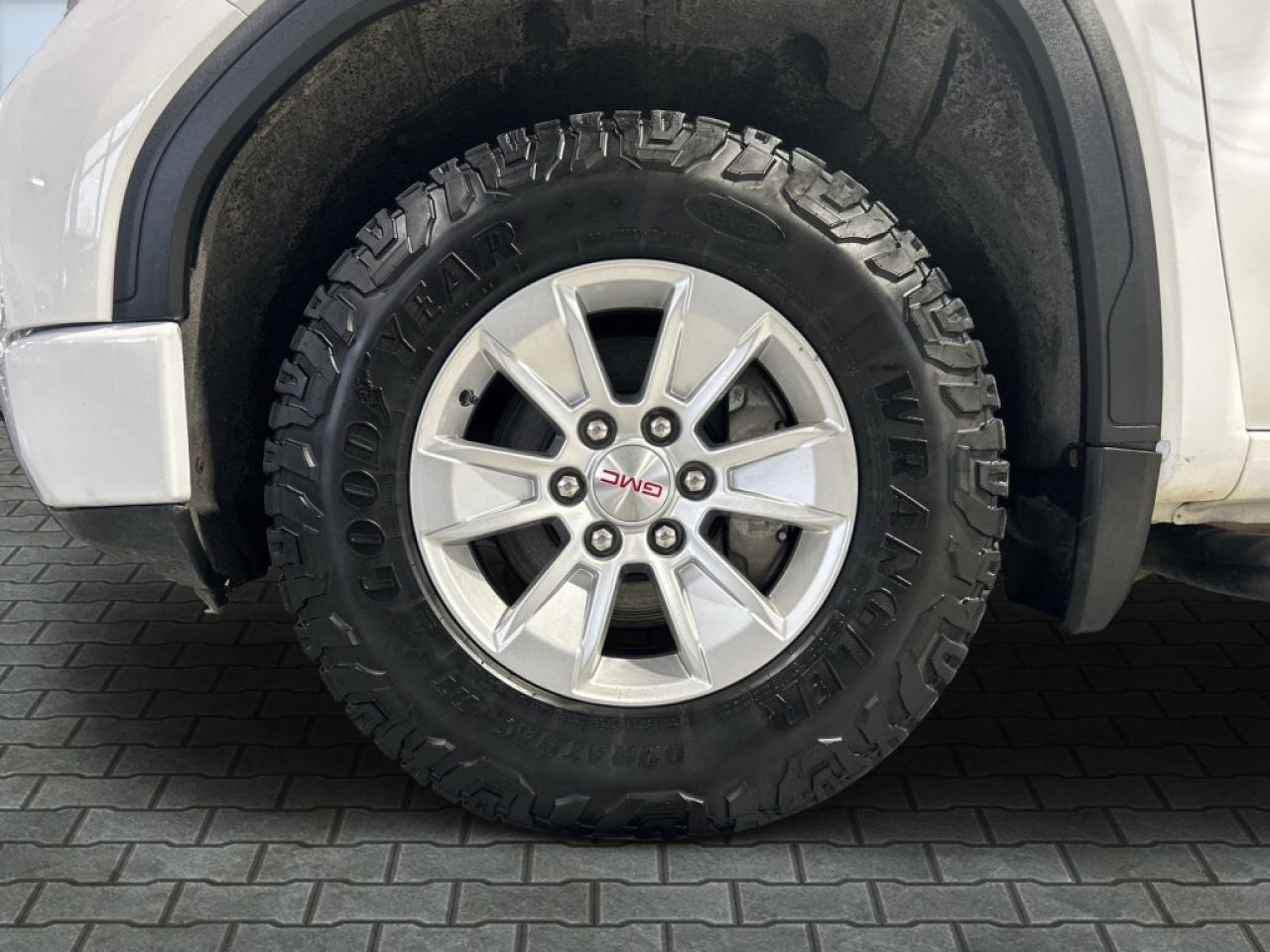 2022 GMC 1500 SLT 4x4  Clean Carfax/Android Car Play/B Cam/Crew Photo