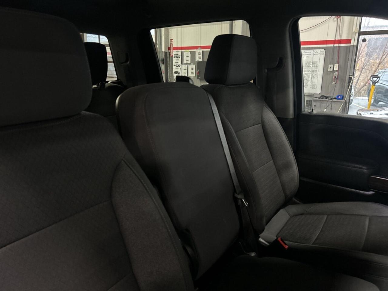 2022 GMC 1500 SLT 4x4  Clean Carfax/Android Car Play/B Cam/Crew Photo