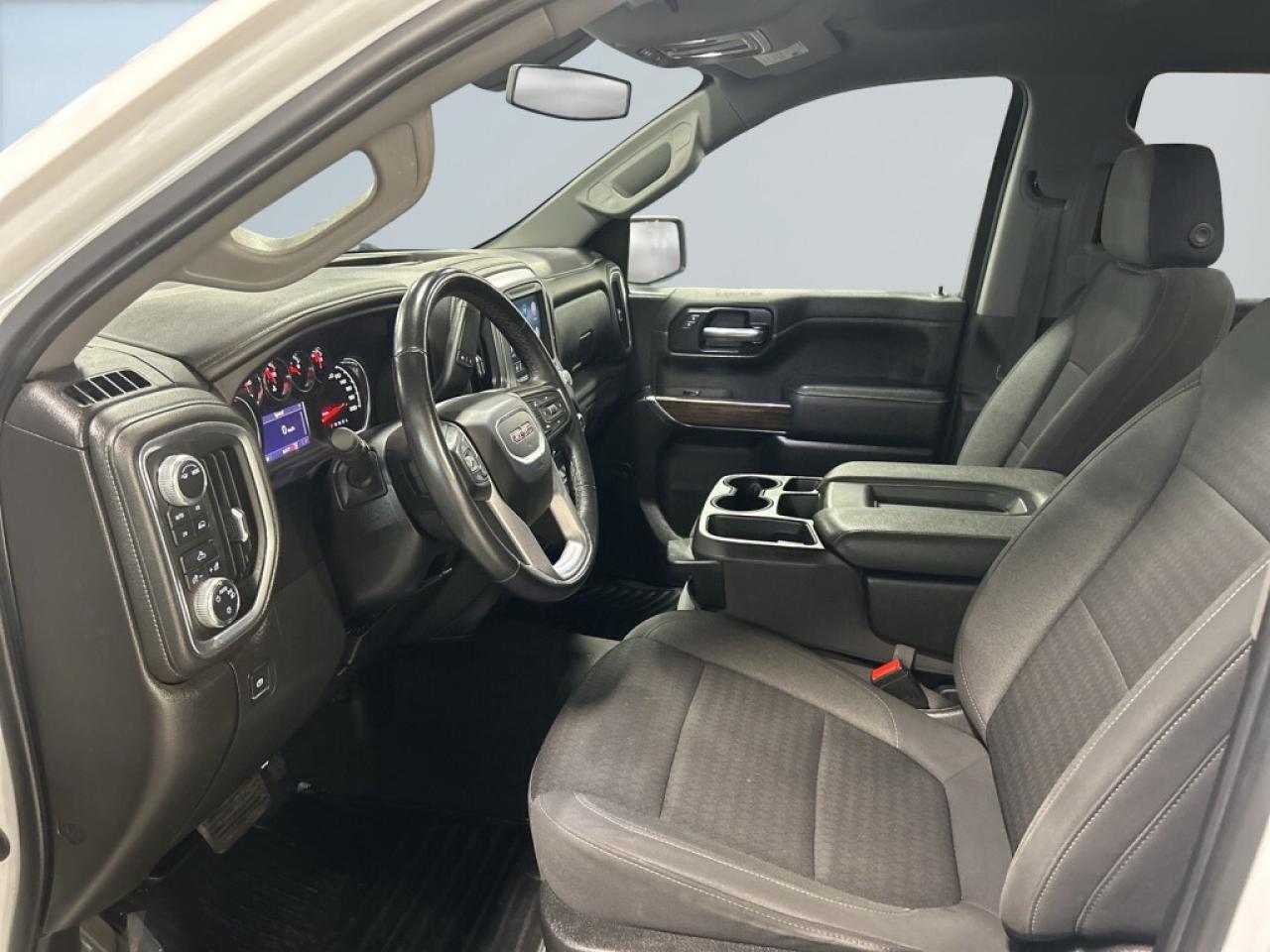 2022 GMC 1500 SLT 4x4  Clean Carfax/Android Car Play/B Cam/Crew Photo