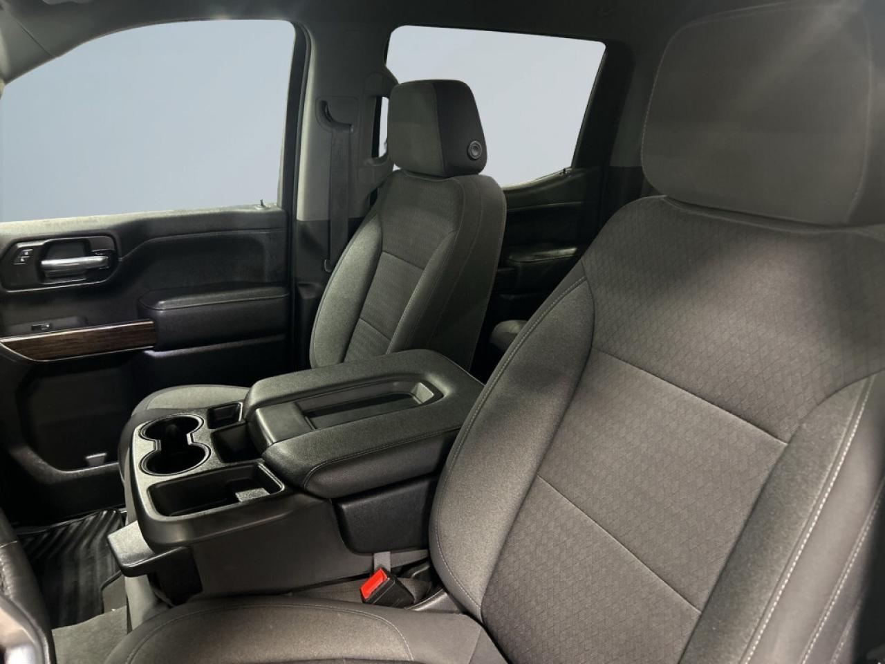 2022 GMC 1500 SLT 4x4  Clean Carfax/Android Car Play/B Cam/Crew Photo