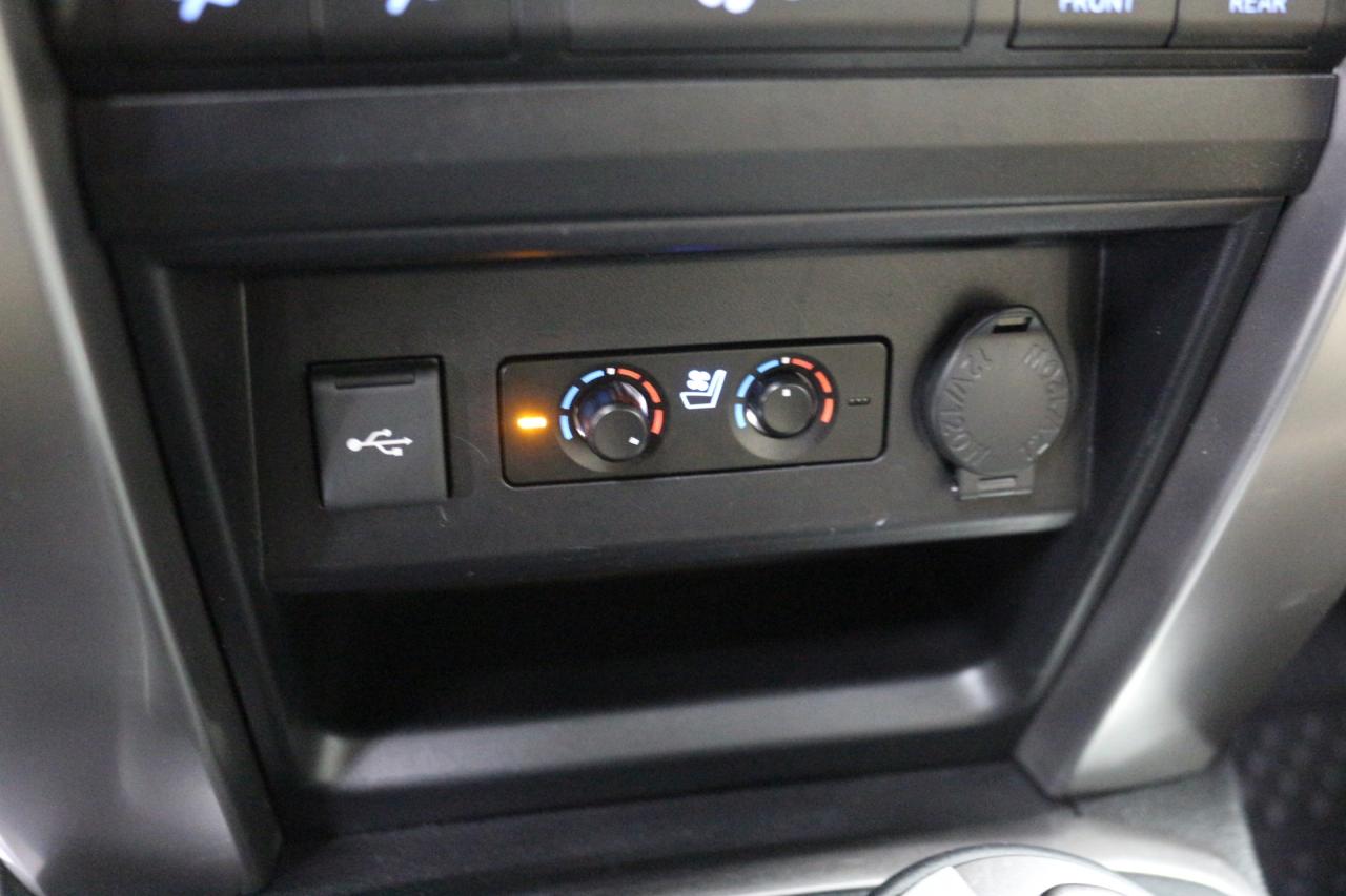 2021 Toyota 4Runner 4WD LIMITED NAVIGATION REAR CAMERA 7 PASSENGER Photo