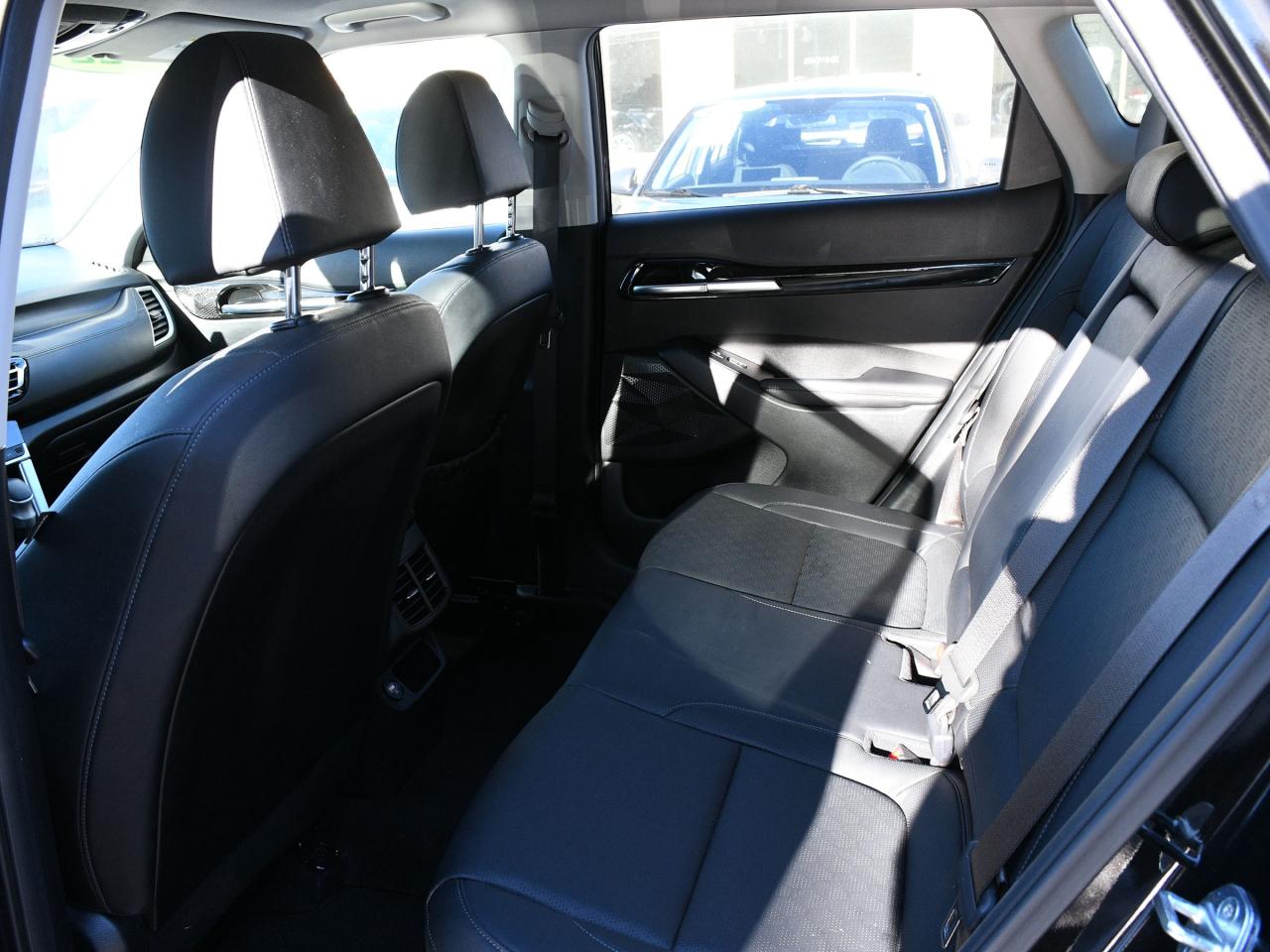 2022 Kia Seltos EX Premium Certified   NAVI   Pano Roof   Backup C Photo