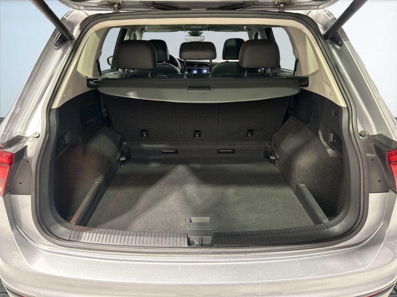 2020 Volkswagen Tiguan 4 Motion AWD/Clean Carfax/Two tone Leather/NAVi /S Photo