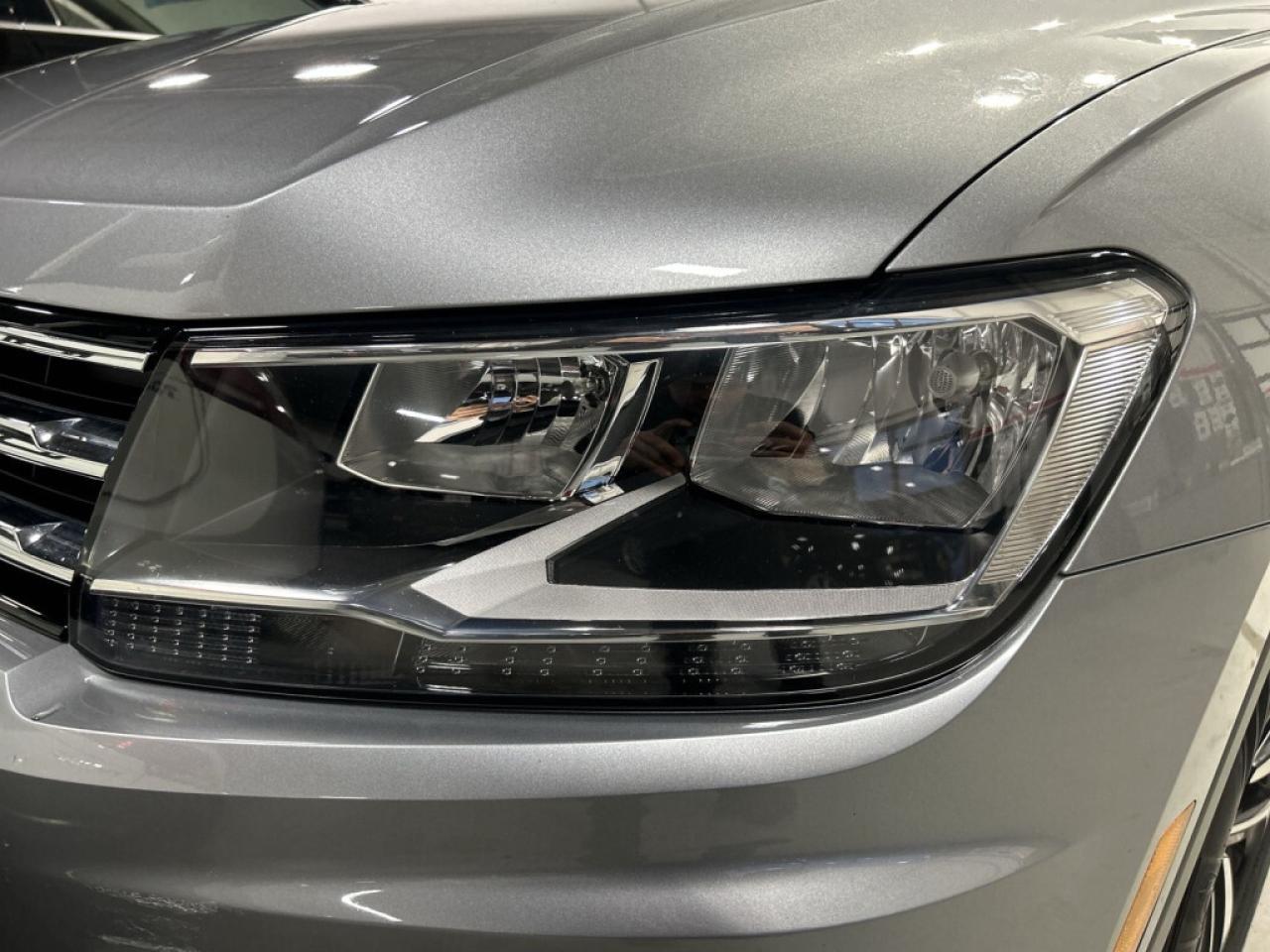 2020 Volkswagen Tiguan 4 Motion AWD/Clean Carfax/Two tone Leather/NAVi /S Photo