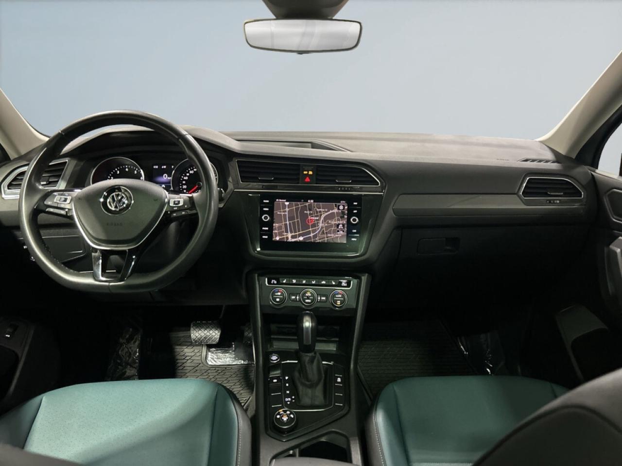 2020 Volkswagen Tiguan 4 Motion AWD/Clean Carfax/Two tone Leather/NAVi /S Photo