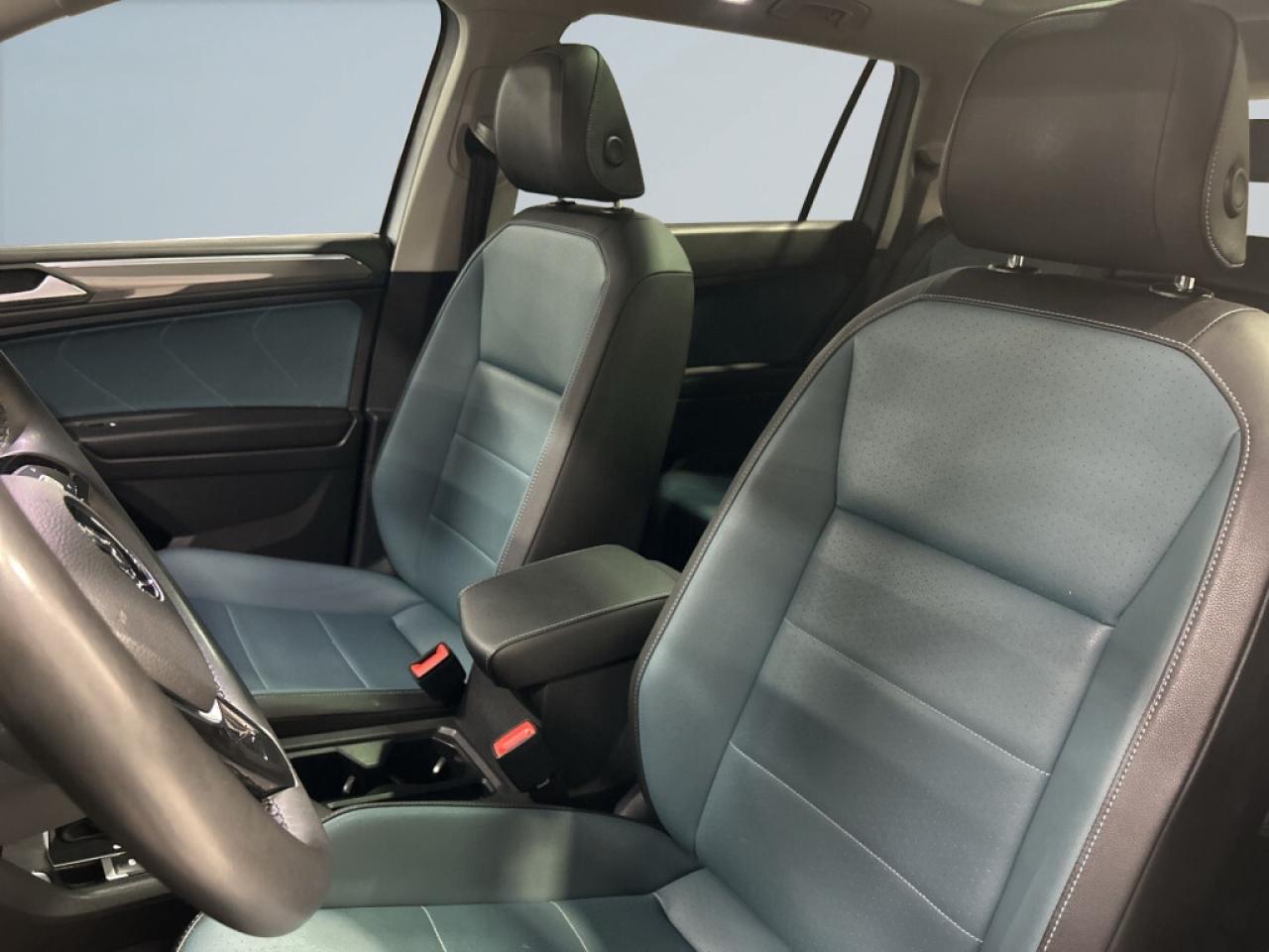 2020 Volkswagen Tiguan 4 Motion AWD/Clean Carfax/Two tone Leather/NAVi /S Photo