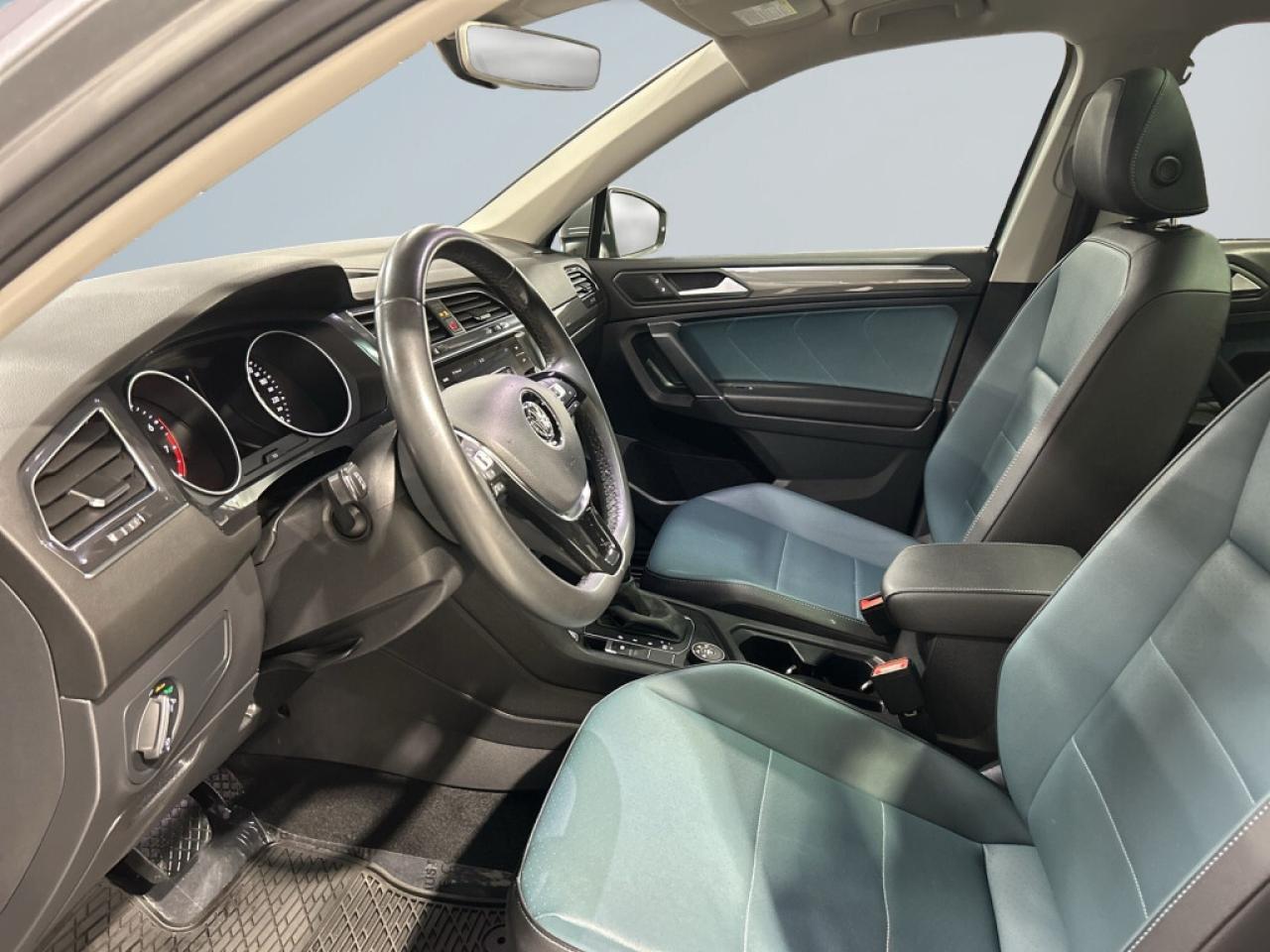 2020 Volkswagen Tiguan 4 Motion AWD/Clean Carfax/Two tone Leather/NAVi /S Photo