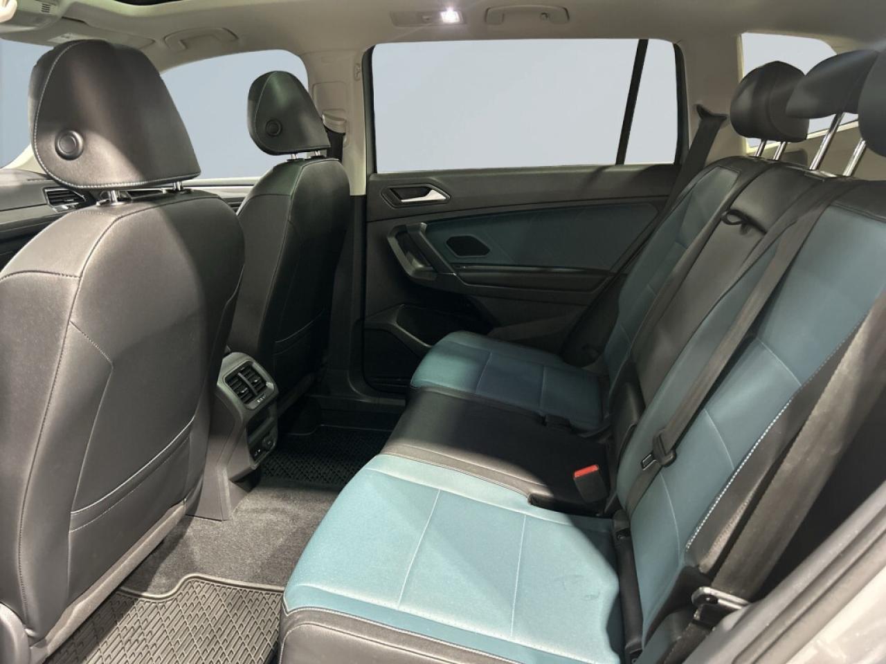 2020 Volkswagen Tiguan 4 Motion AWD/Clean Carfax/Two tone Leather/NAVi /S Photo