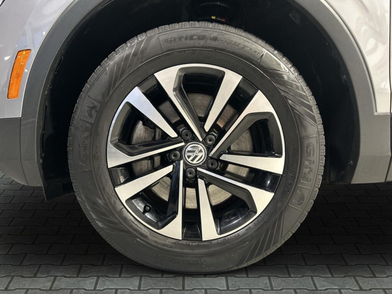 2020 Volkswagen Tiguan 4 Motion AWD/Clean Carfax/Two tone Leather/NAVi /S Photo