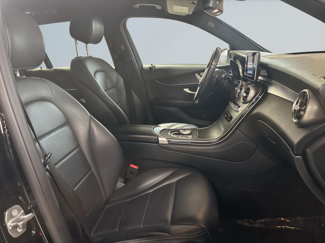 2019 Mercedes-Benz GLC300 GLC 300/4MATIC /NAVI/Leather/B Cam/ Drive Assist/C Photo