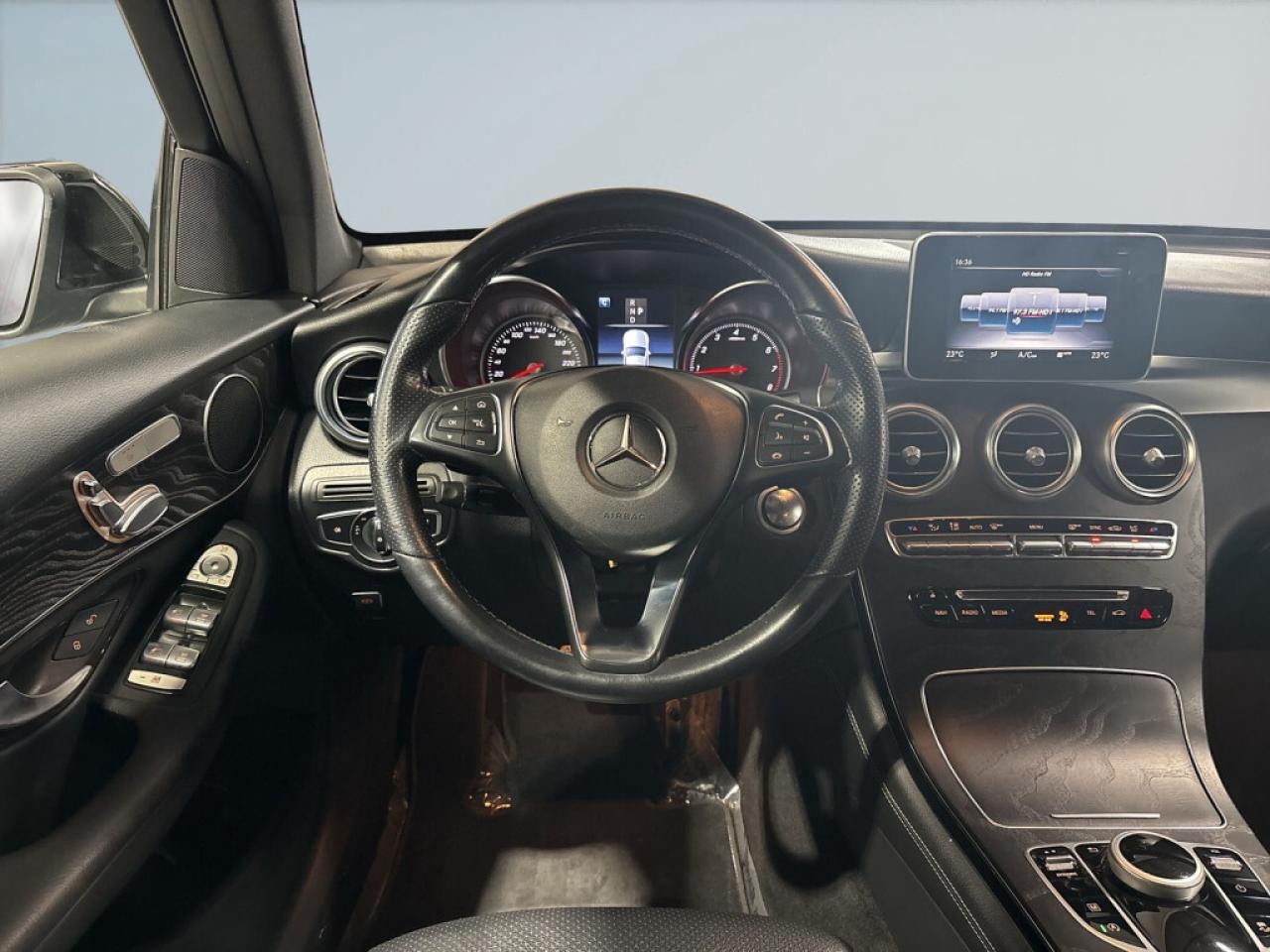 2019 Mercedes-Benz GLC300 GLC 300/4MATIC /NAVI/Leather/B Cam/ Drive Assist/C Photo