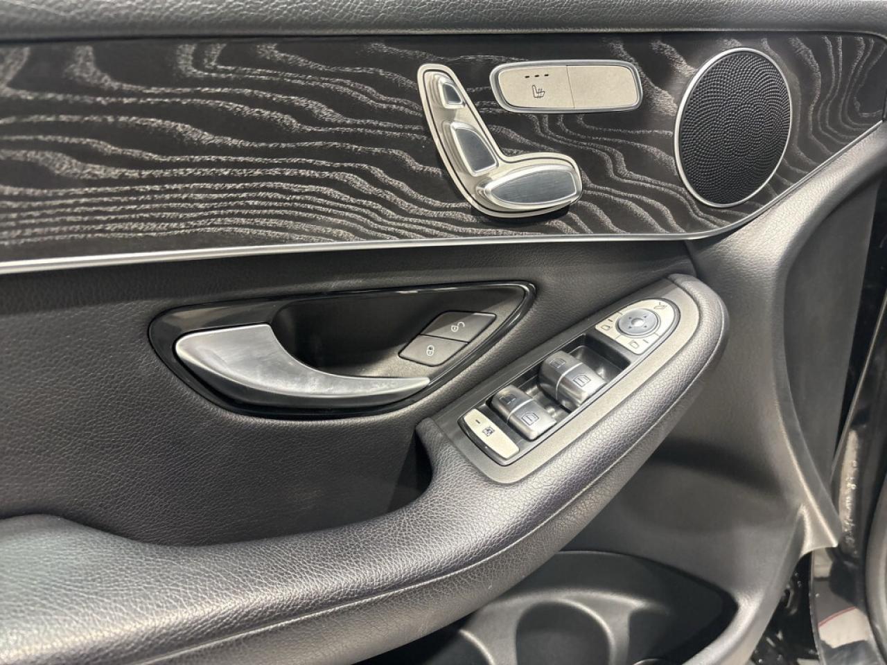 2019 Mercedes-Benz GLC300 GLC 300/4MATIC /NAVI/Leather/B Cam/ Drive Assist/C Photo