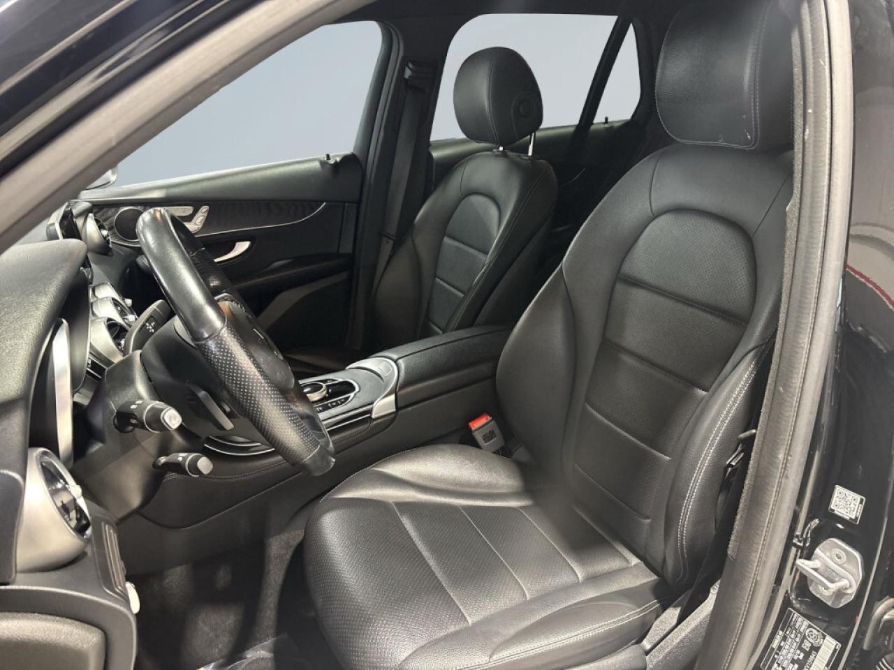 2019 Mercedes-Benz GLC300 GLC 300/4MATIC /NAVI/Leather/B Cam/ Drive Assist/C Photo