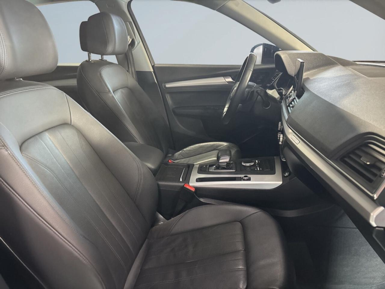 2020 Audi Q5 Quattro/Leather/NAVI/ Clean Carfax / Service Recor Photo